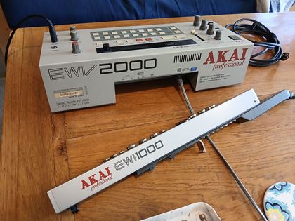Akai-EWV2000 & EWI1000 Wind Synth